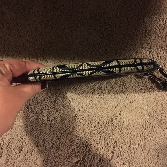 Authentic Coach clutch - Picture 4 of 4