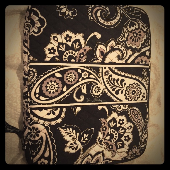 VEUC Vera Bradley Laptop Case in Midnight paisley