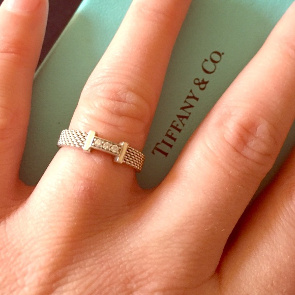 🔴SOLD!!!!!!!!!!🔴Tiffany & Co. Ring!
