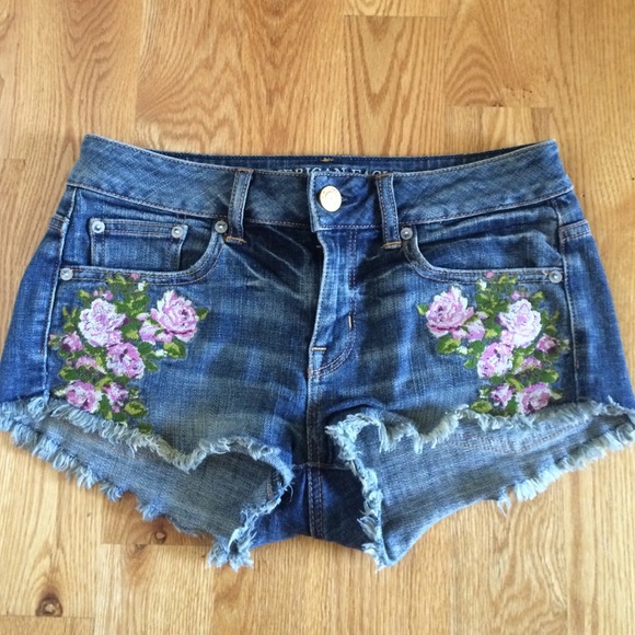 American Eagle frayed denim shorts
