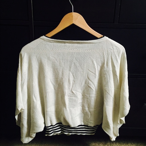 Nanette Lepore Batwing Cropped Top/Sweater - Picture 2 of 4