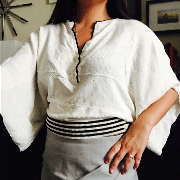 Nanette Lepore Batwing Cropped Top/Sweater - Picture 4 of 4