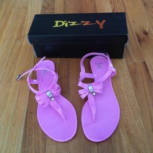 Dizzy pink sandals