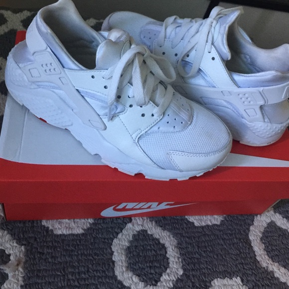 NIKE Huarache