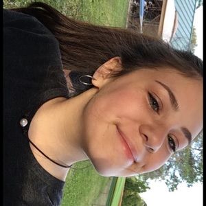 Meet your Posher, Keeley