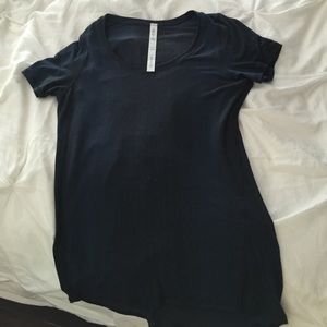 Lululemon Thin Dark blue w/some blk throughout it