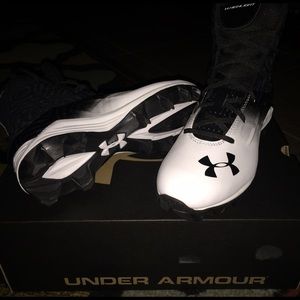 Football Cleats. 💥BRAND NEW💥