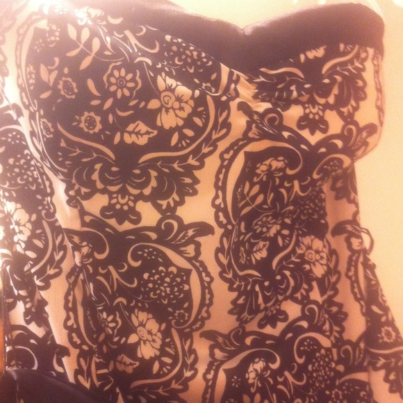 Prom/Homecomeing Dress Black And White - Picture 3 of 4