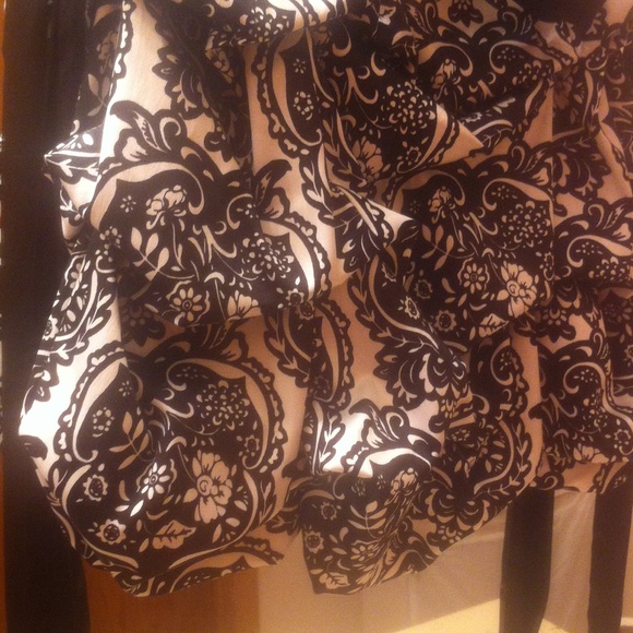 Prom/Homecomeing Dress Black And White - Picture 4 of 4