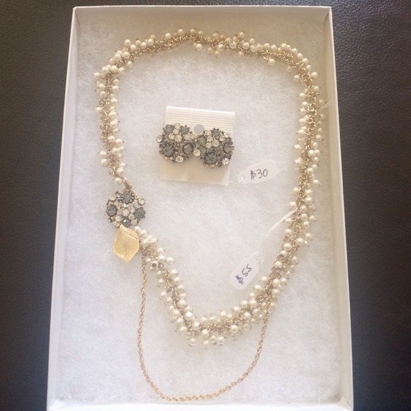 Matching Necklace & Earrings Set