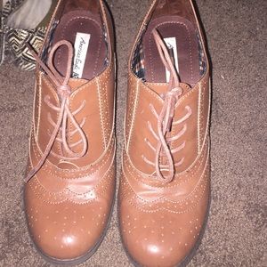 Absolutely adorable Oxford heels