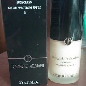 Giorgio Armani Lasting silk uv foundation