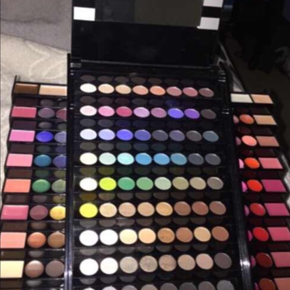 Sephora 100 pcs eyeshadow kit