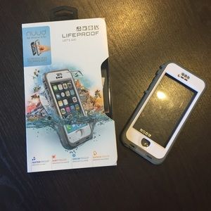 iPhone 5/5s white Nüüd Lifeproof case