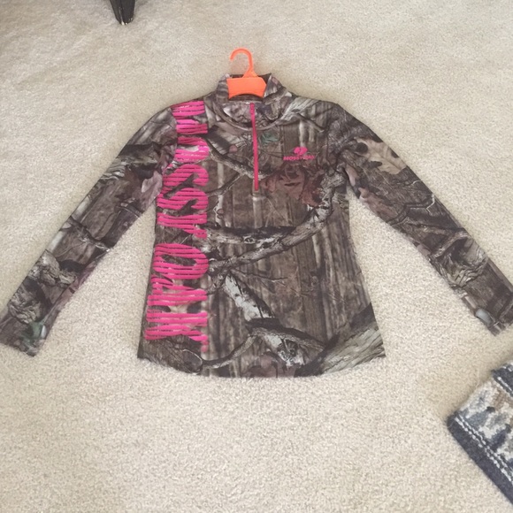 Nwot mossy oak camo half zip