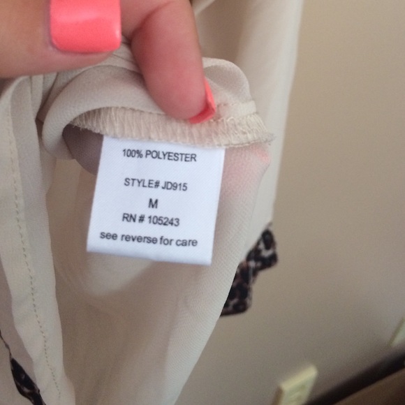 Button up blouse - Picture 3 of 3