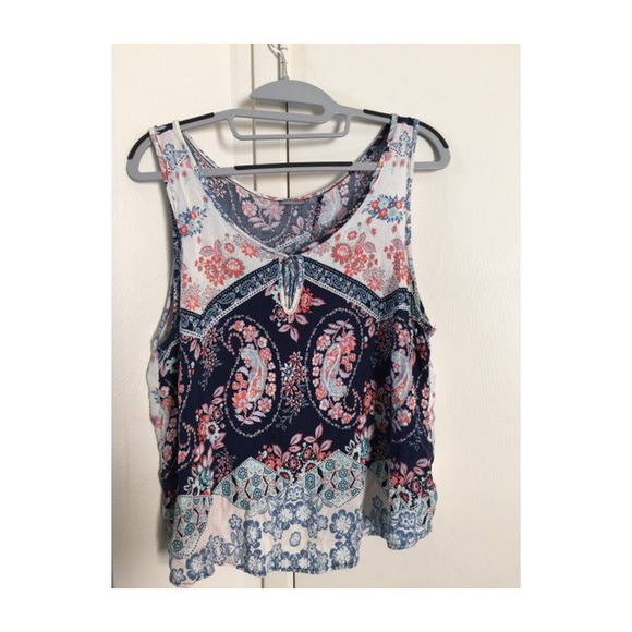 Floral and flowy Tank