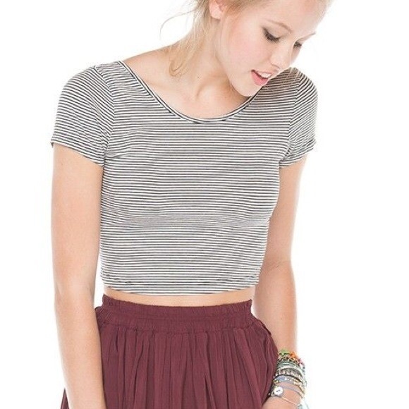 Brandy Melville stripped crop top/ Nike shorts