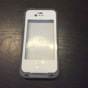 iPhone 4/4s white iPhone case with earphone cap