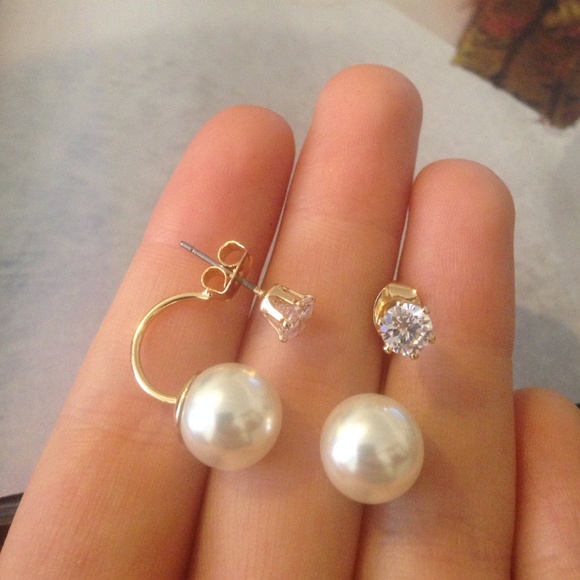 Jewelry - Crystal Pearl Earrings