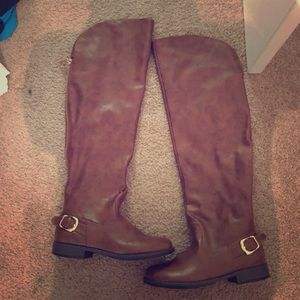 BRAND NEW Knee high leather boots