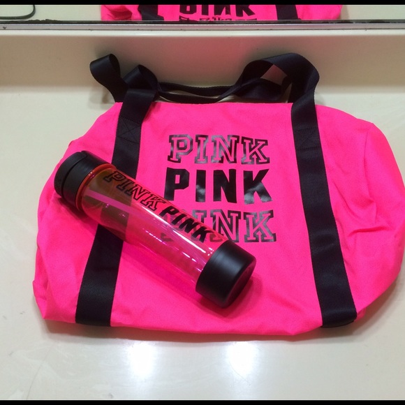 •SOLD• 🎉🎉 pink duffle bag and water bottle