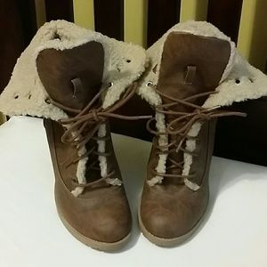 Boots with 1in heel