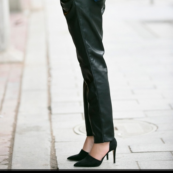VINCE Brand new $375 current season pumps