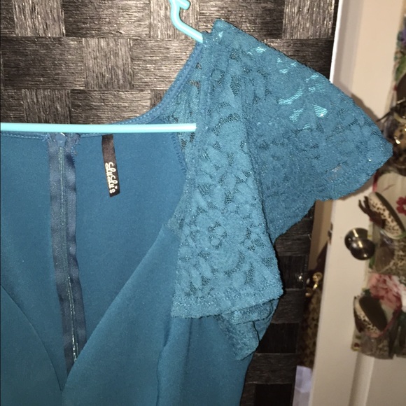 *SOLD* ADORABLE LACE CAP SLEEVE TEAL DRESS - Picture 2 of 3