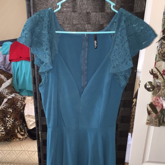 *SOLD* ADORABLE LACE CAP SLEEVE TEAL DRESS - Picture 3 of 3
