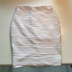 Jennifer Lopez white pencil skirt