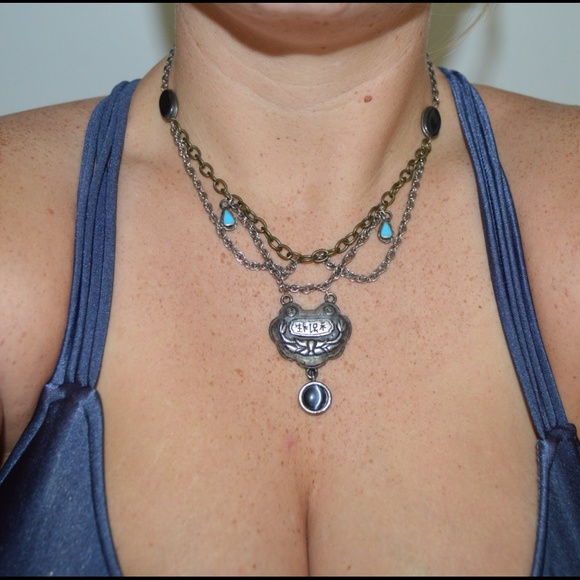 Triple dangle choker