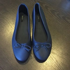NWOT Forever 21 navy blue ballet flats