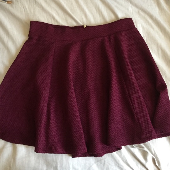 H&M Maroon Skater Style Skirt Size M