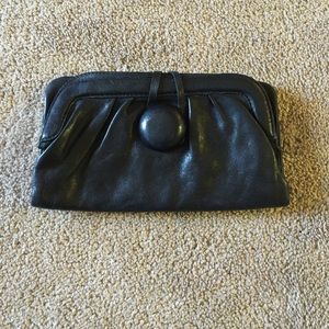 Linea Pelle Piper Foldable Clutch. 🎀