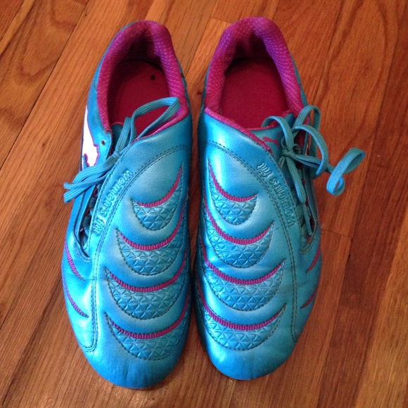 PUMA CLEATS