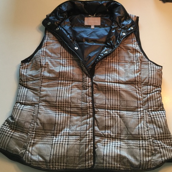 Banana Repblic houndstooth puffy vest