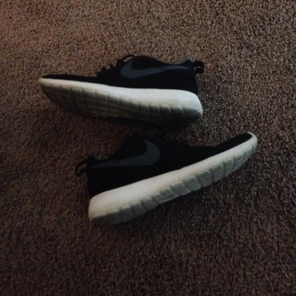 Womens Nike roshe