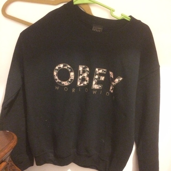Obey crewneck