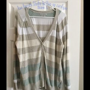 Van Heusen Cardigan (size L)