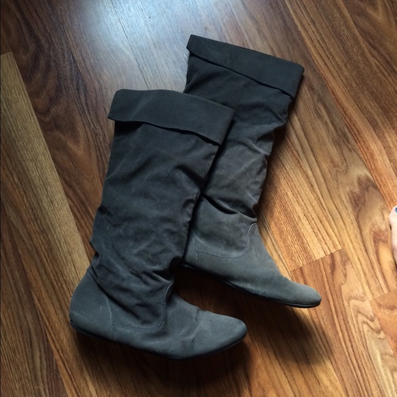 Grey boots - Picture 2 of 4