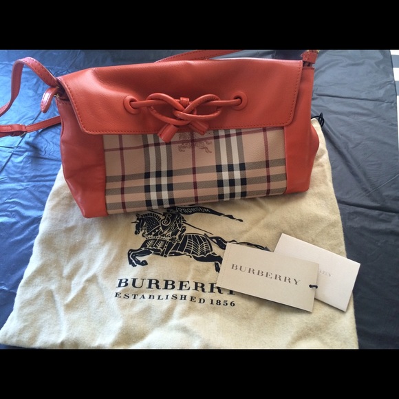 AUTH Burberry Haymarket Knots crossbody