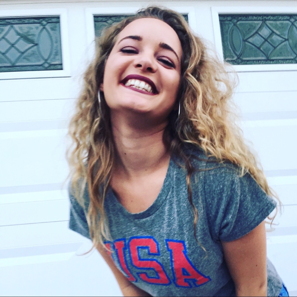 Meet your posher, Kaitlyn!