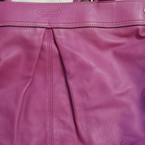 Medium Coach Bag - Picture 4 of 5