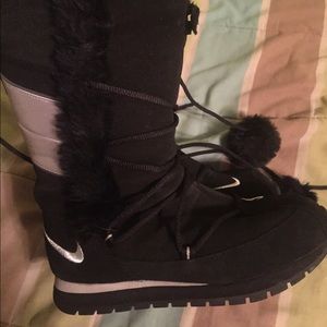 NIKE Women's snow boots