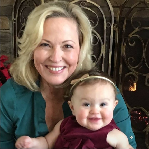 Meet Your Posher Colleen - Picture 4 of 4