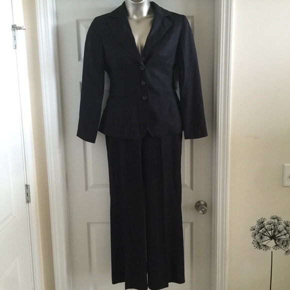 Women pants suit