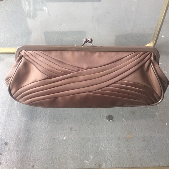 Simply Vera clutch