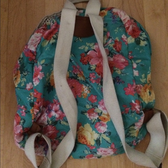 Steve Madden blue floral backpack - Picture 2 of 4