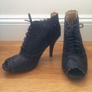 Open-toe Black Bootie